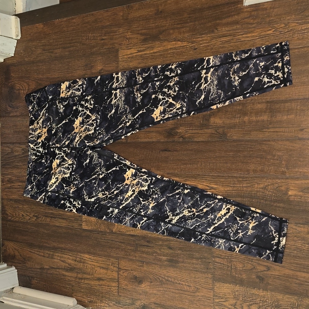 CVG workout Leggings, with pockets.